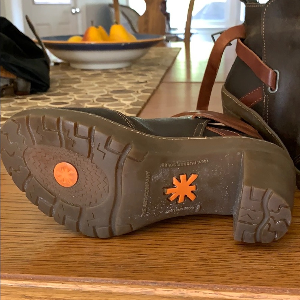 Boots - Picture 2 of 3